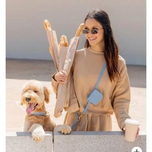 Sunny Tails Malibu Blue 4 in 1 Hands Free Leash and Treat Pouch New!